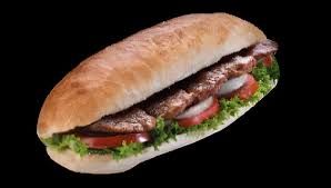 EKMEK ARASI KÖFTE - 3 adet köfte, domates, maydanoz, soğan ile servis edilir.