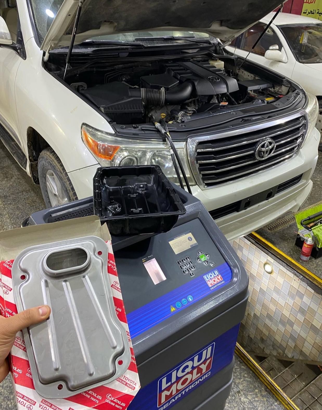 استبدال زيت ناقل الحركة لتويوتا لاندكروزر