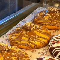 CHOCOLATE CHIP COOKIE