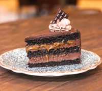 CHOCOLATE CARAMEL CAKE
