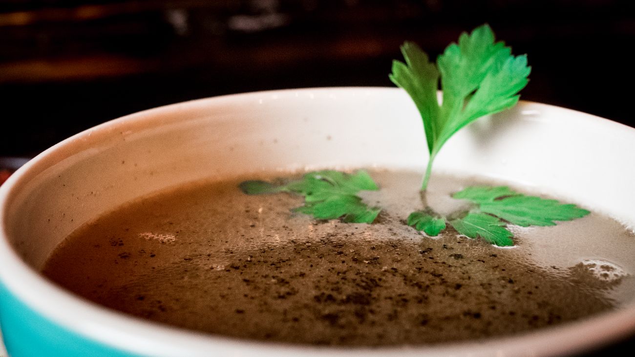 Sebzeli Tavuk Suyu Çorba /Vegetable Chicken Soup - 