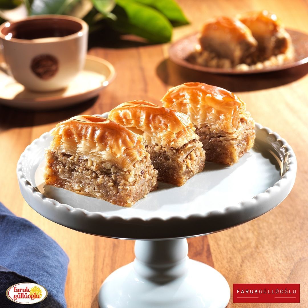 TAHİNLİ CEVİZLİ BAKLAVA