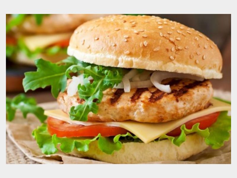 Tavuk Burger (برغر الدجاج) - 150gr. el yapımı tavuk göğüs ile.. (150 غرام. مع صدور الدجاج المصنوعة يدويا ..)