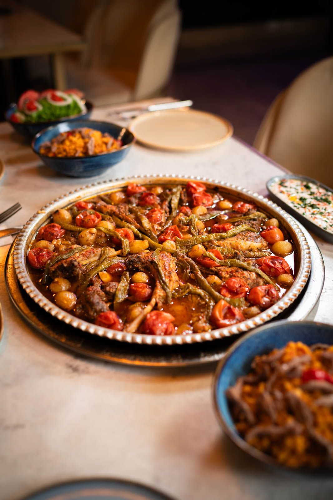 TEPSİ ET MENÜ - (günün çorbası) (mevsim salata) (hurma zeytin) (zeytinyağlı sarma) (tatlı) (su cay) (cips pilav)