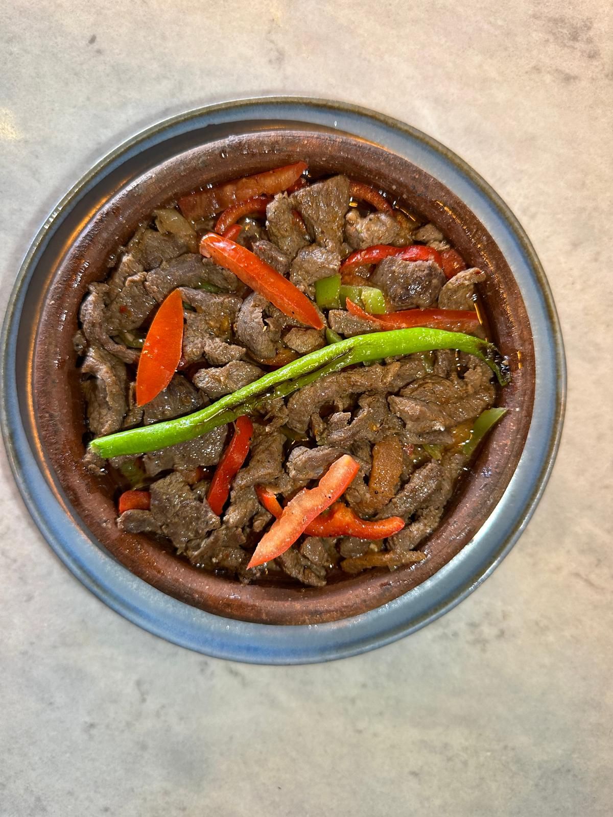 KİREMİTTE ET SOTE MENÜ - (günün çorbası) (mevsim salata) (hurma zeytin) (zeytinyağlı sarma) (tatlı) ( su cay) (pilav)