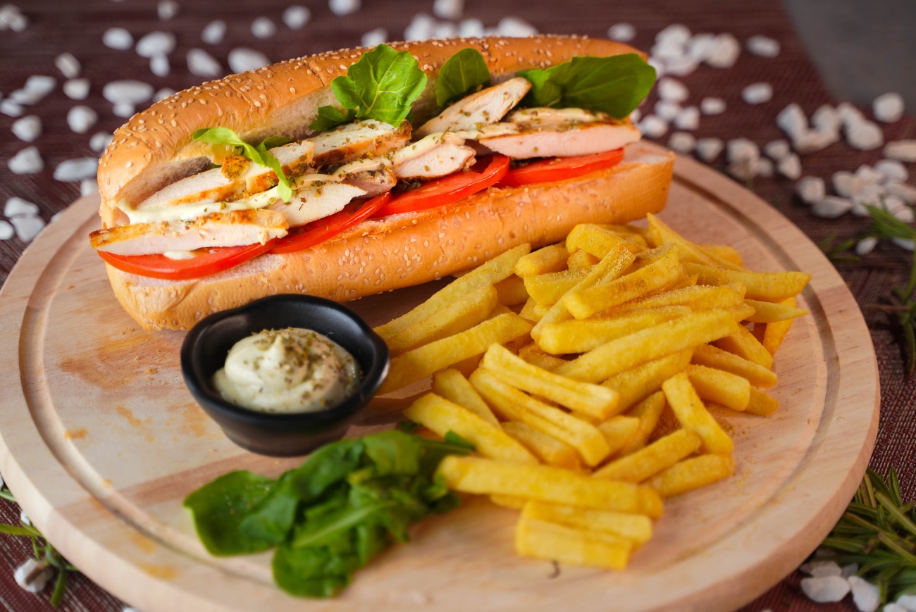 ساندويتش دجاج بيستو