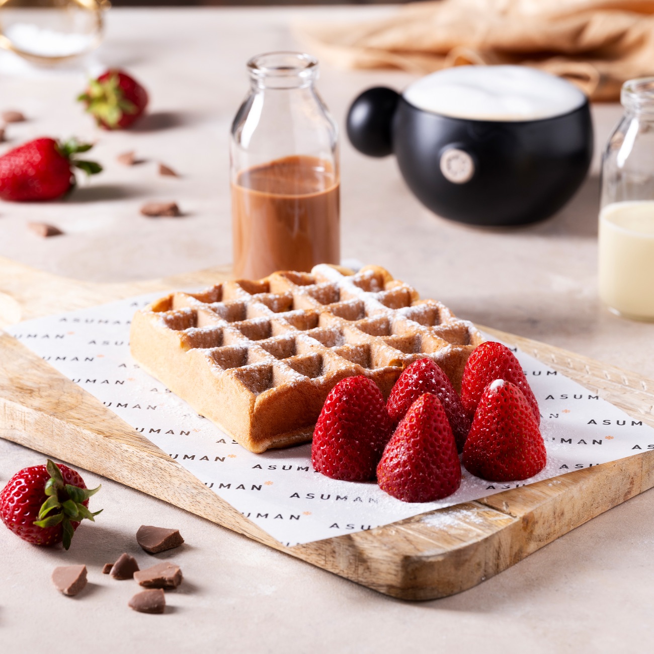 Feraye - Bildiğiniz Feraye. Belçika waffle, taze çilek ve eritilmiş çikolata // Feraye as you know, With Belgian waffle, fresh strawberries with melted chocolate.