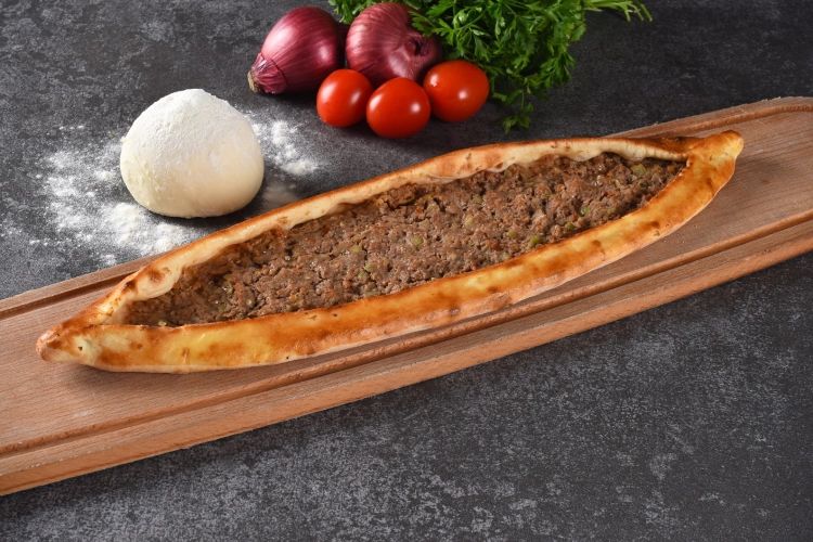 UZUN SEBZELİ KIYMALI - 