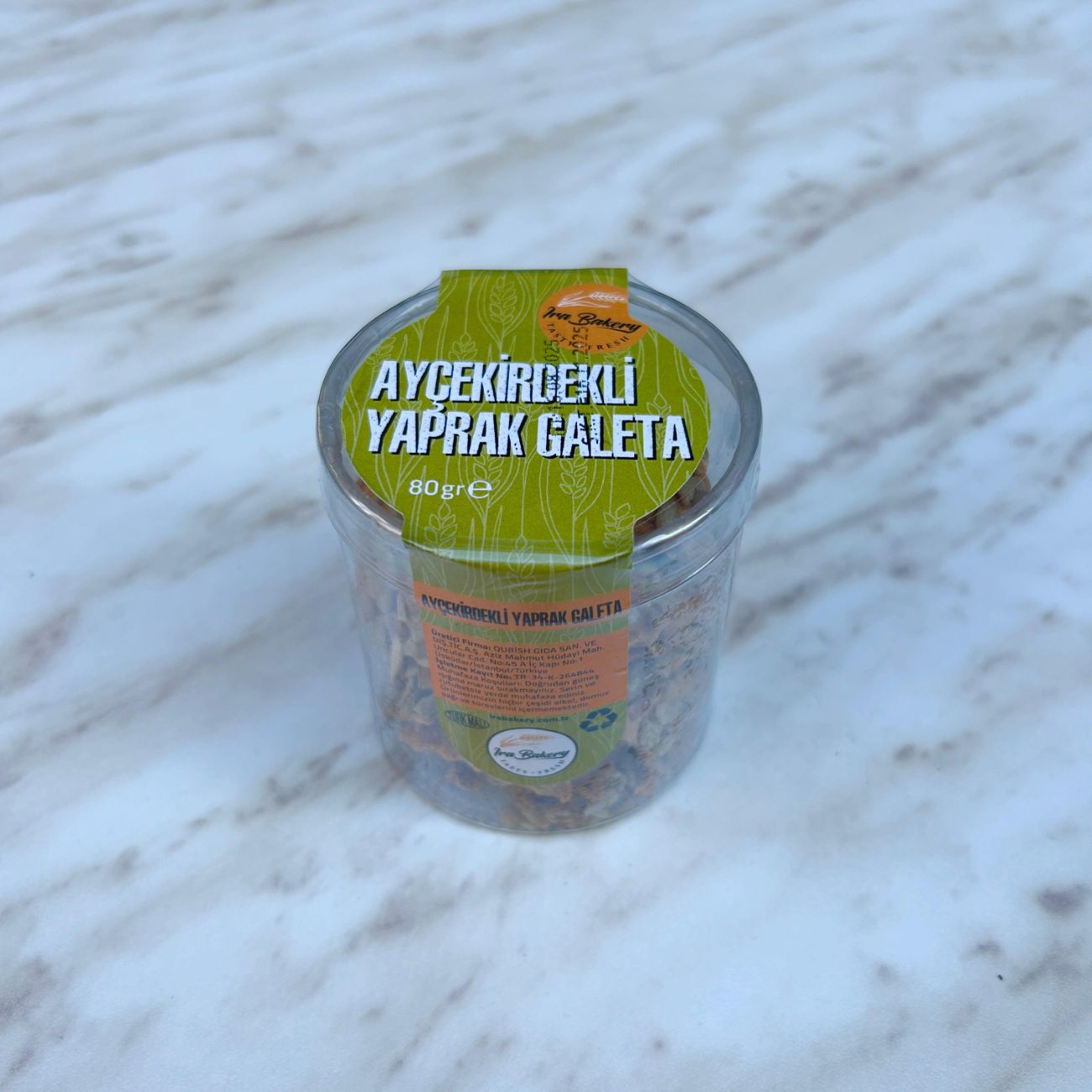 Ayçekirdekli Yaprak Galeta - Glutensiz Un, Karabuğday Unu, Karnıyarık Otu, Şeker, Tuz, Yaş Maya, Tereyağ, Yumurta.