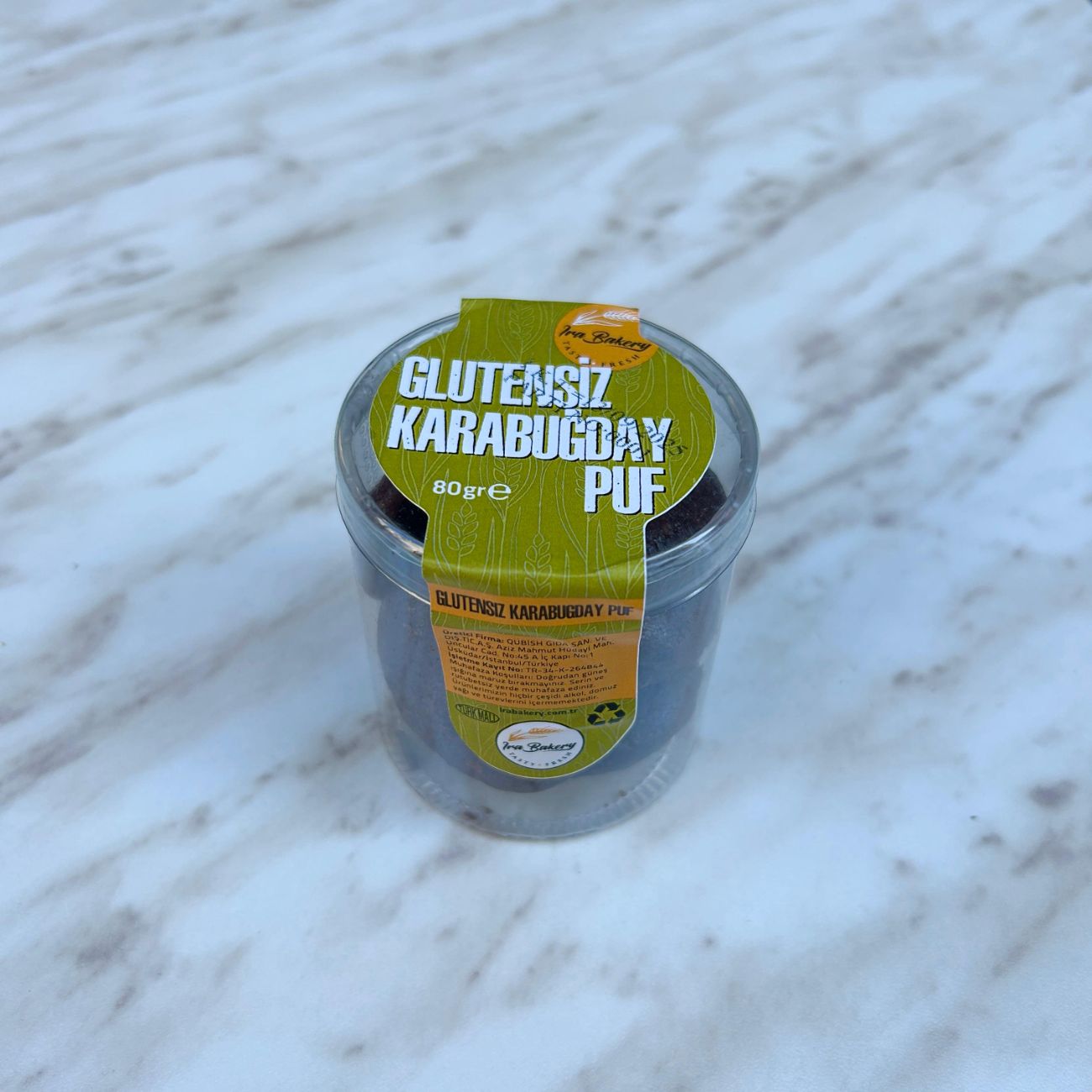 Glutensiz Karabuğday Puf - Karabuğday Unu, Tereyağı, Bitter Çikolata, Pekmez, Hurma Püresi, Yumurta, Tuz, Ceviz.