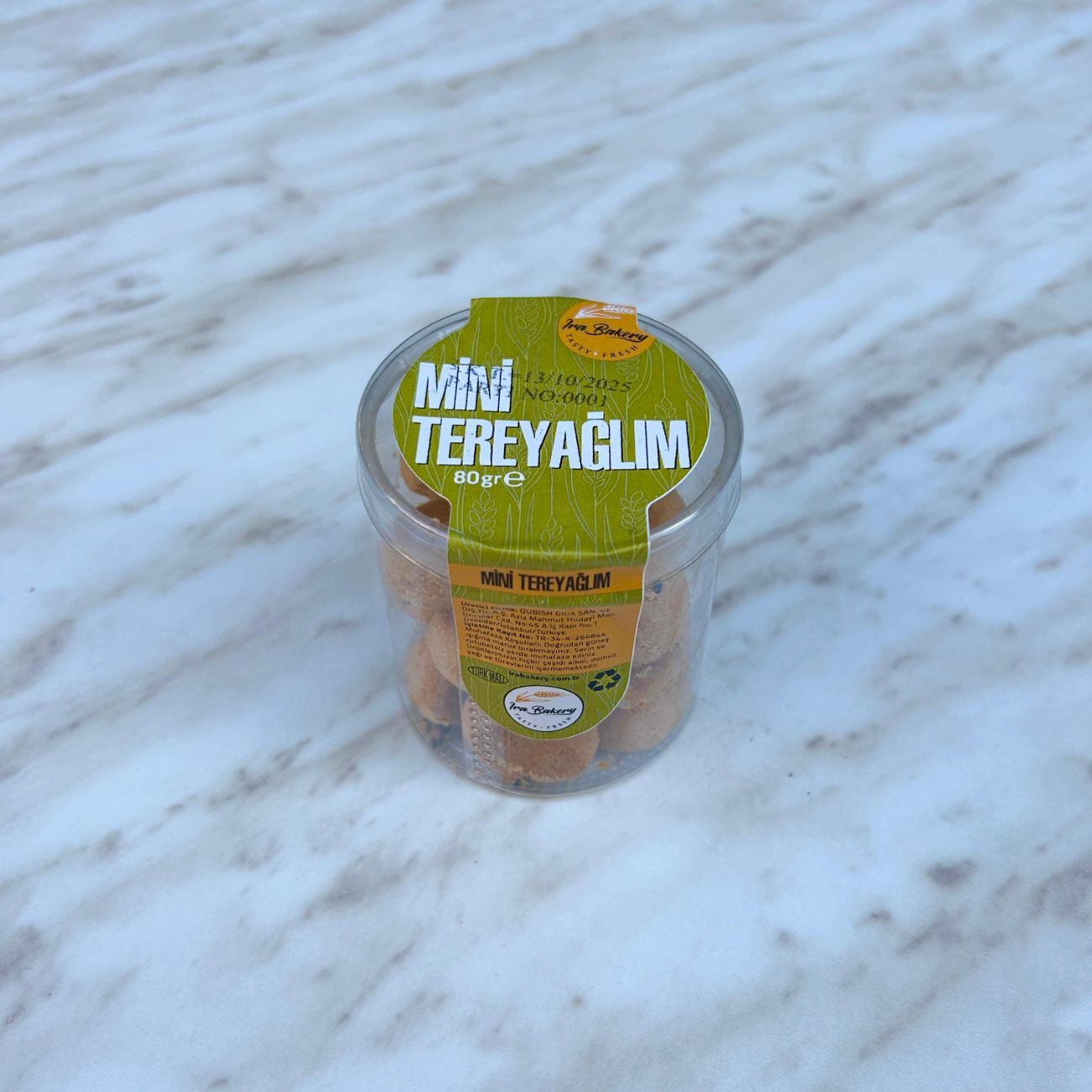 Mini Tereyağlım - Glutensiz Un, Hindistan Cevizi Şekeri, Tereyağı, Yumurta, Tuz, Maya, Sirke, Kabartma Tozu, Mahlep, Yoğurt, Pekmez.