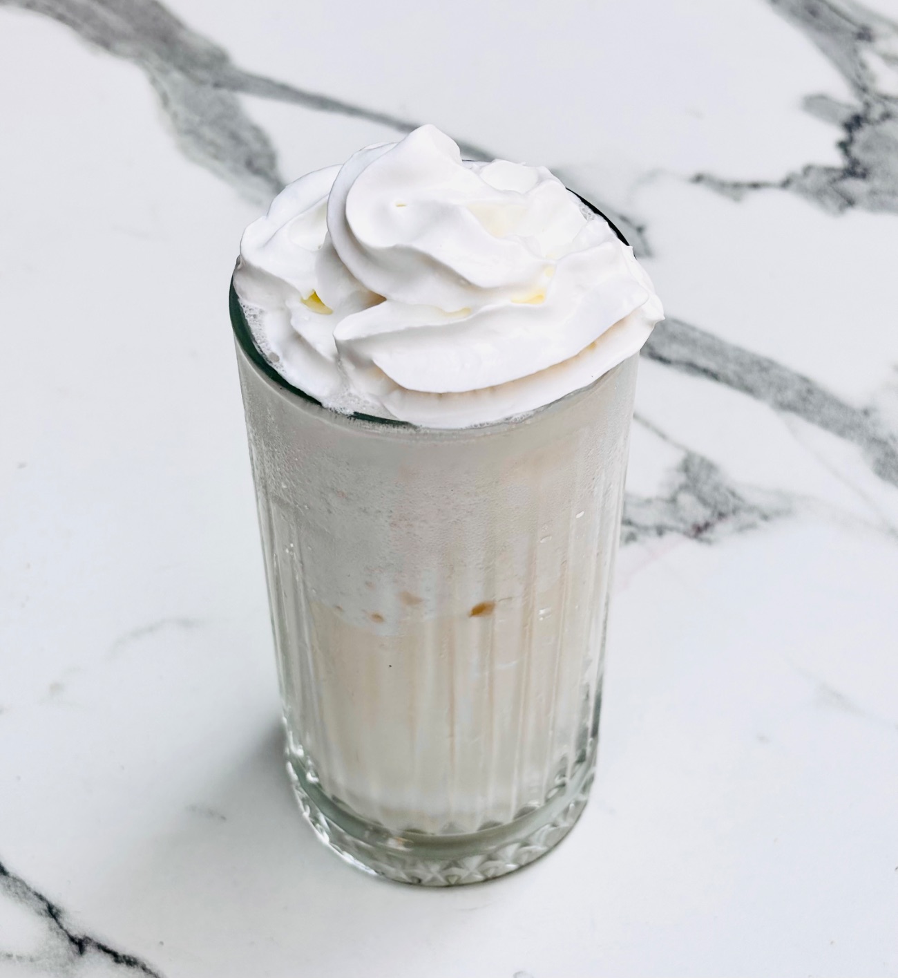 Vanilyalı Milkshake - Vanilyalı dondurma, vanilya, süt