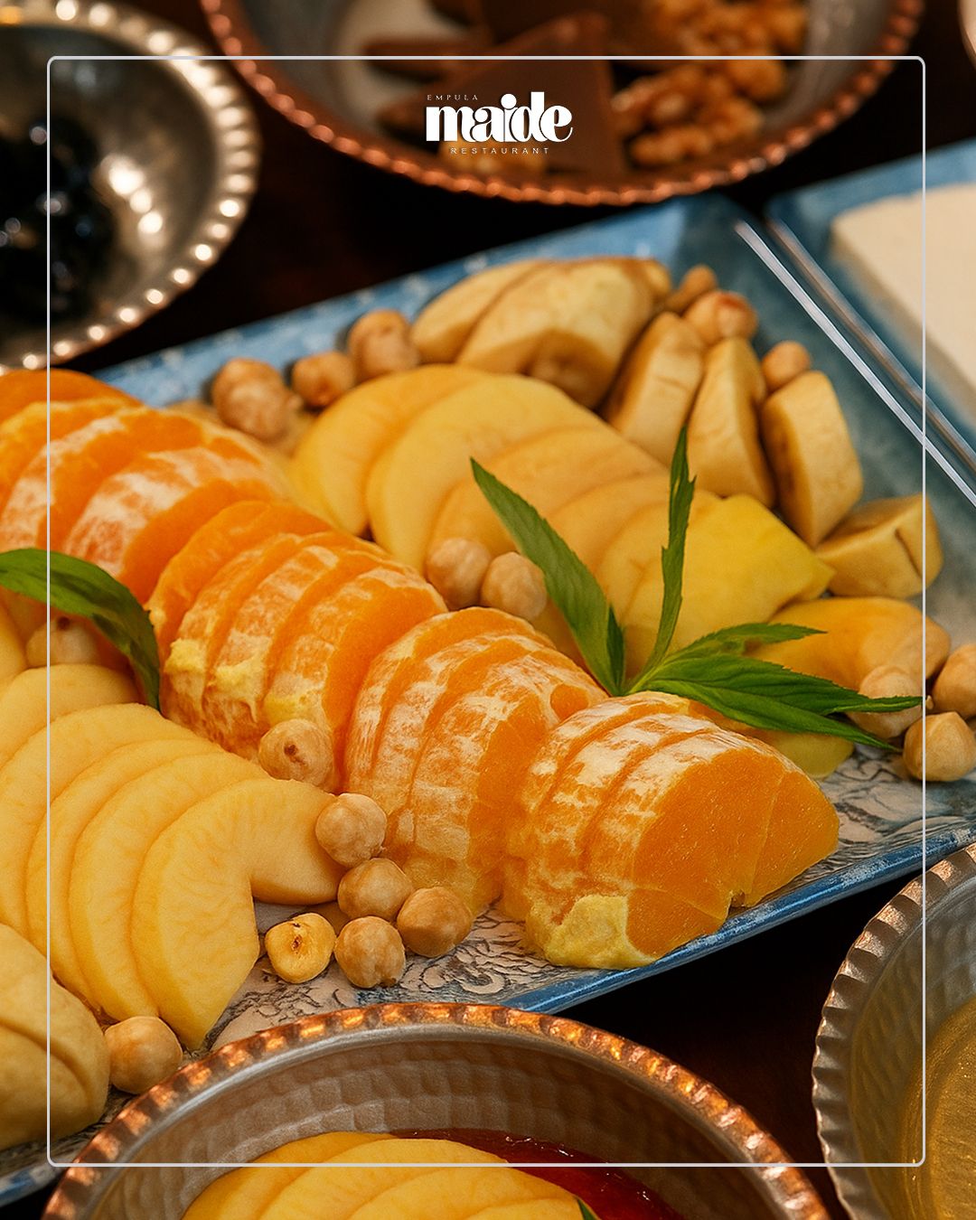 MEYVE TABAĞI - Mevsim meyvelerinin özenle seçilip servis edildiği Meyve Tabağı, sofistike ve taze bir tat deneyimi sunar.