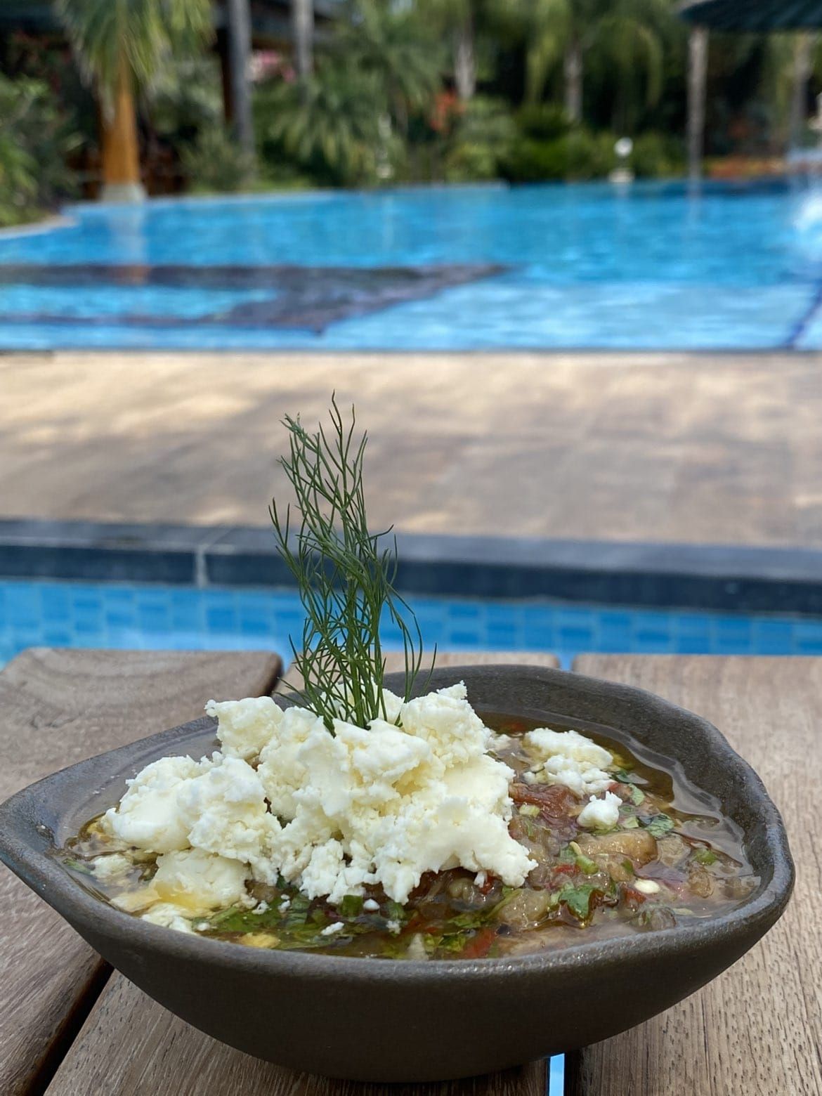 Babagannuş - Tulum peyniri , soğan , renkli biberler ,patlıcan , domates, sarımsak nar ekşisi ,maydanoz
