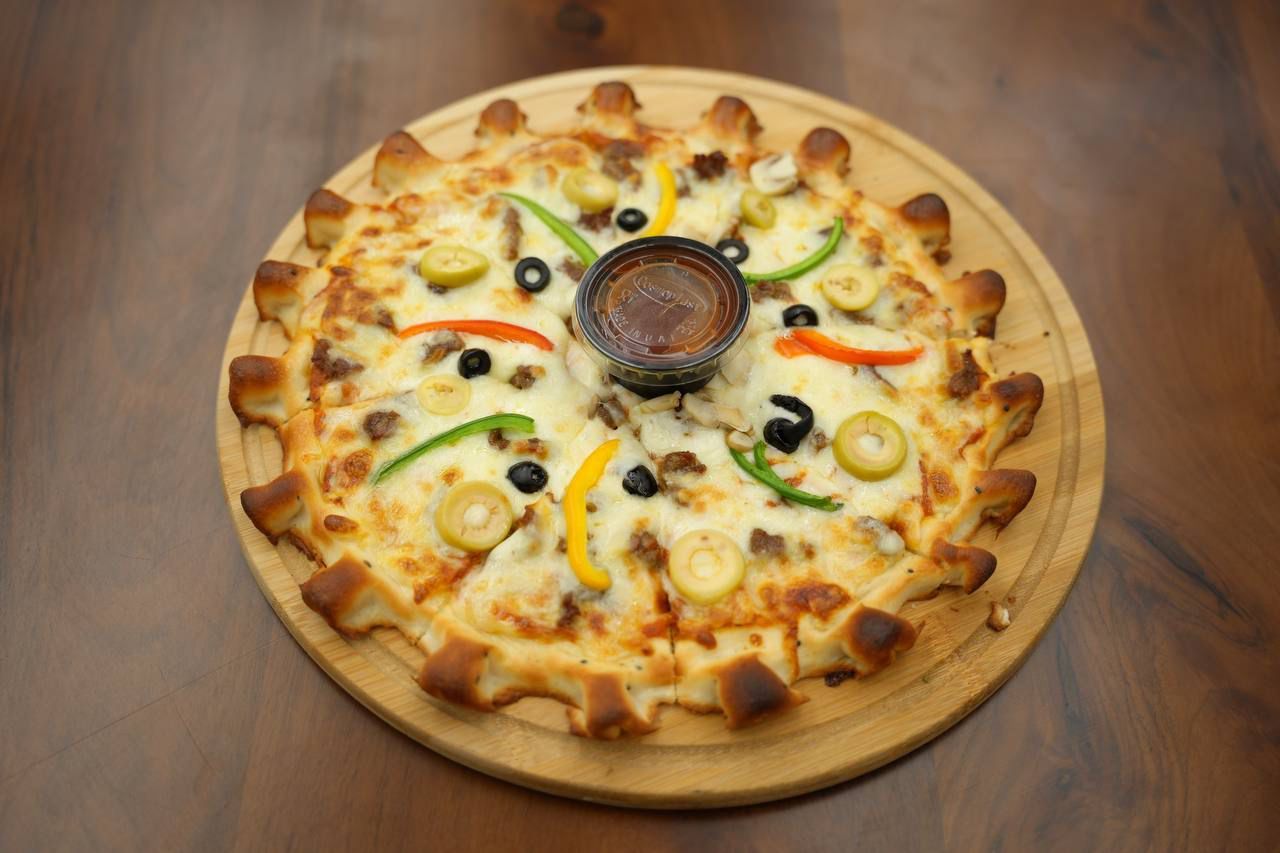 بيتزا لحم وسط