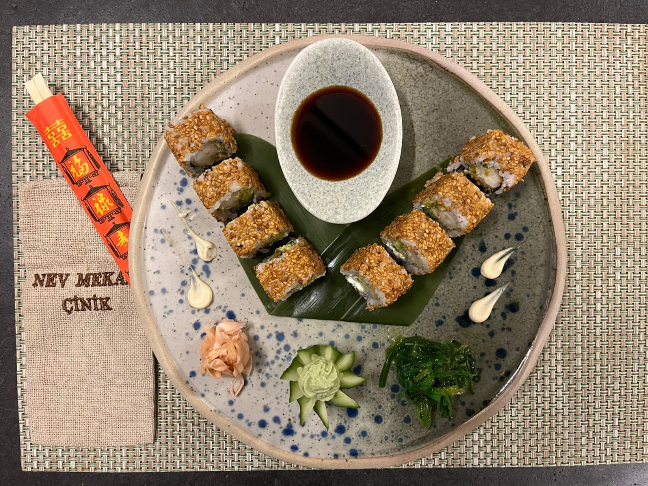EBITEN ROLL SUSHI - SALATALIK AVAKADO PHILADELPHIA PEYNİRİ DIŞI SUSAM KAPLI