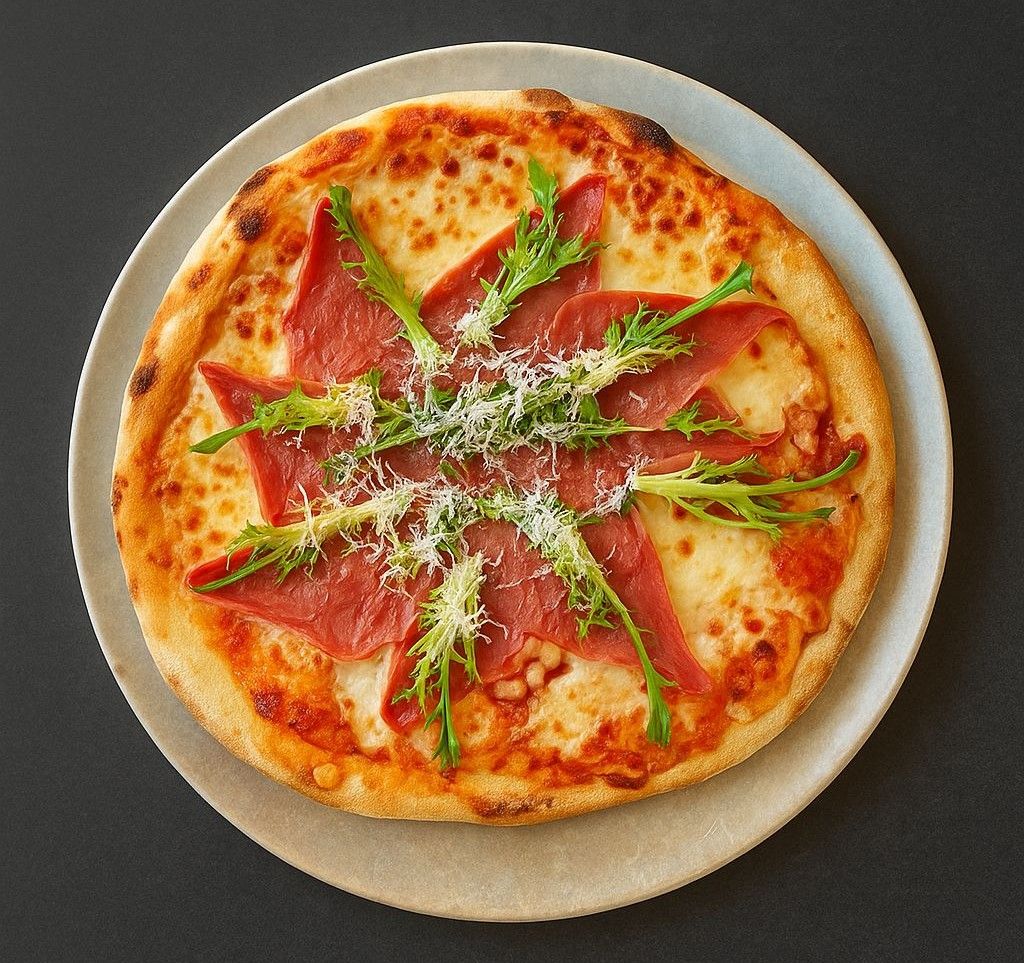 DANA JAMBO PİZZA - Dana jambon ve roka ile servis edilir.