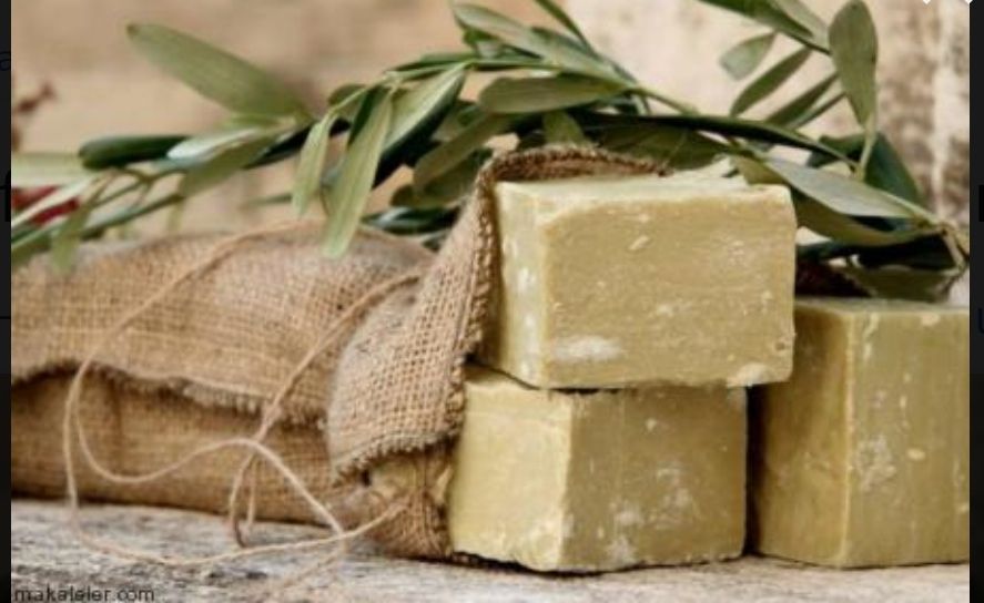 Defne Sabunu (Normal Kalite) 1 kg - Ürün defne zeytinyağı karışımı olup Hatayımızın defne yağı ve zeytinyağı karışımından oluşmaktadır.