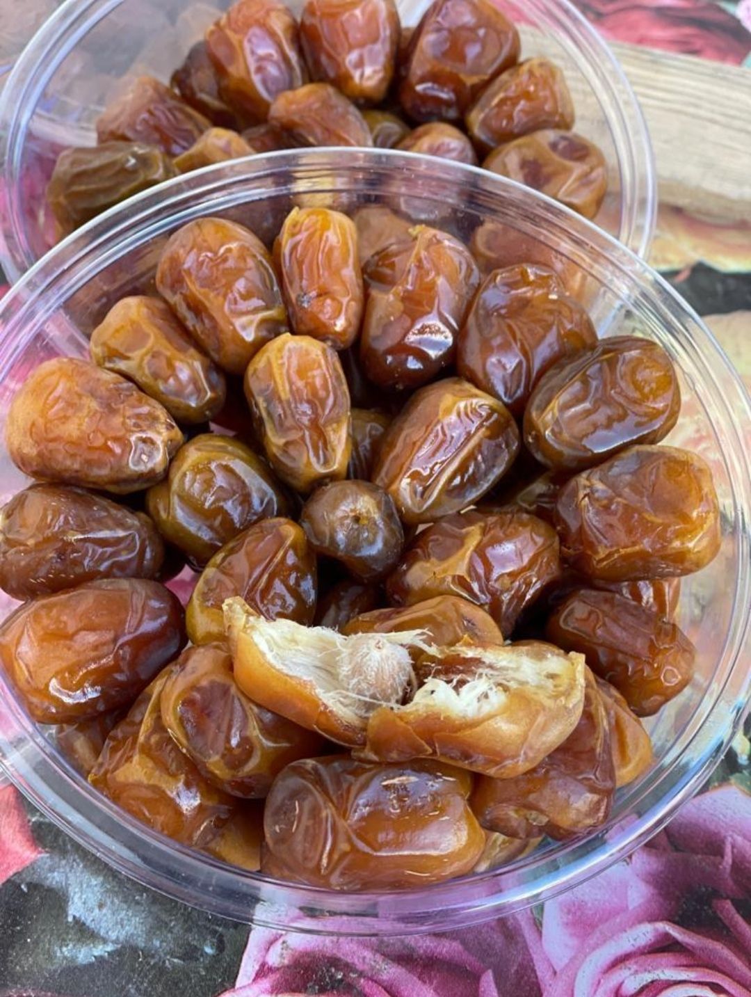 Medine Sukkari Hurma 1 kg - Ürün Yeni mahsul olup taze hurmadır.Orjinal Medine hurmasıdır.