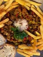 Saç Kavurma - Soğan,biber, domates, özel baharatlar patates cips ve pilav ile.