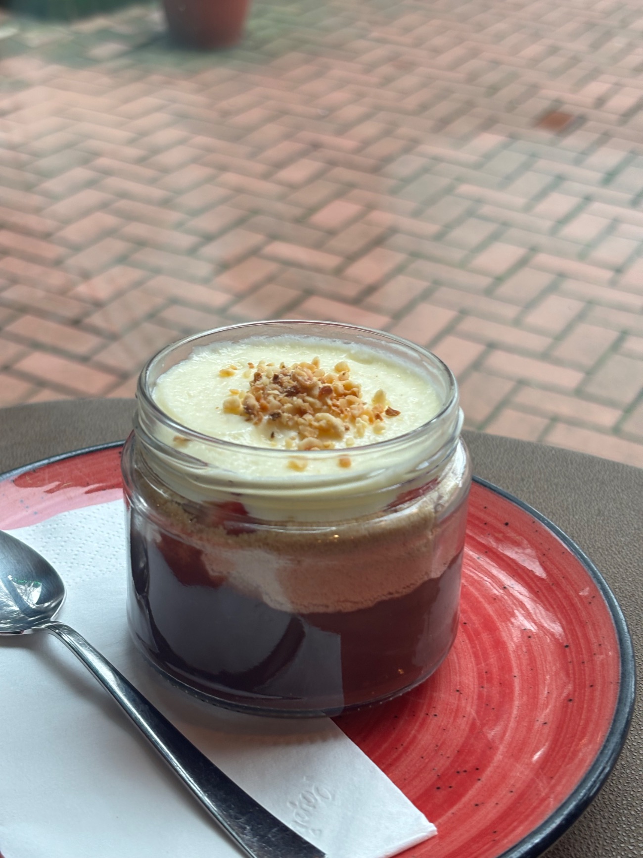 Meyveli Koru Cup - Çilek, Muz, Muhallebi, Çikolata ve Fransız Bisküvisi