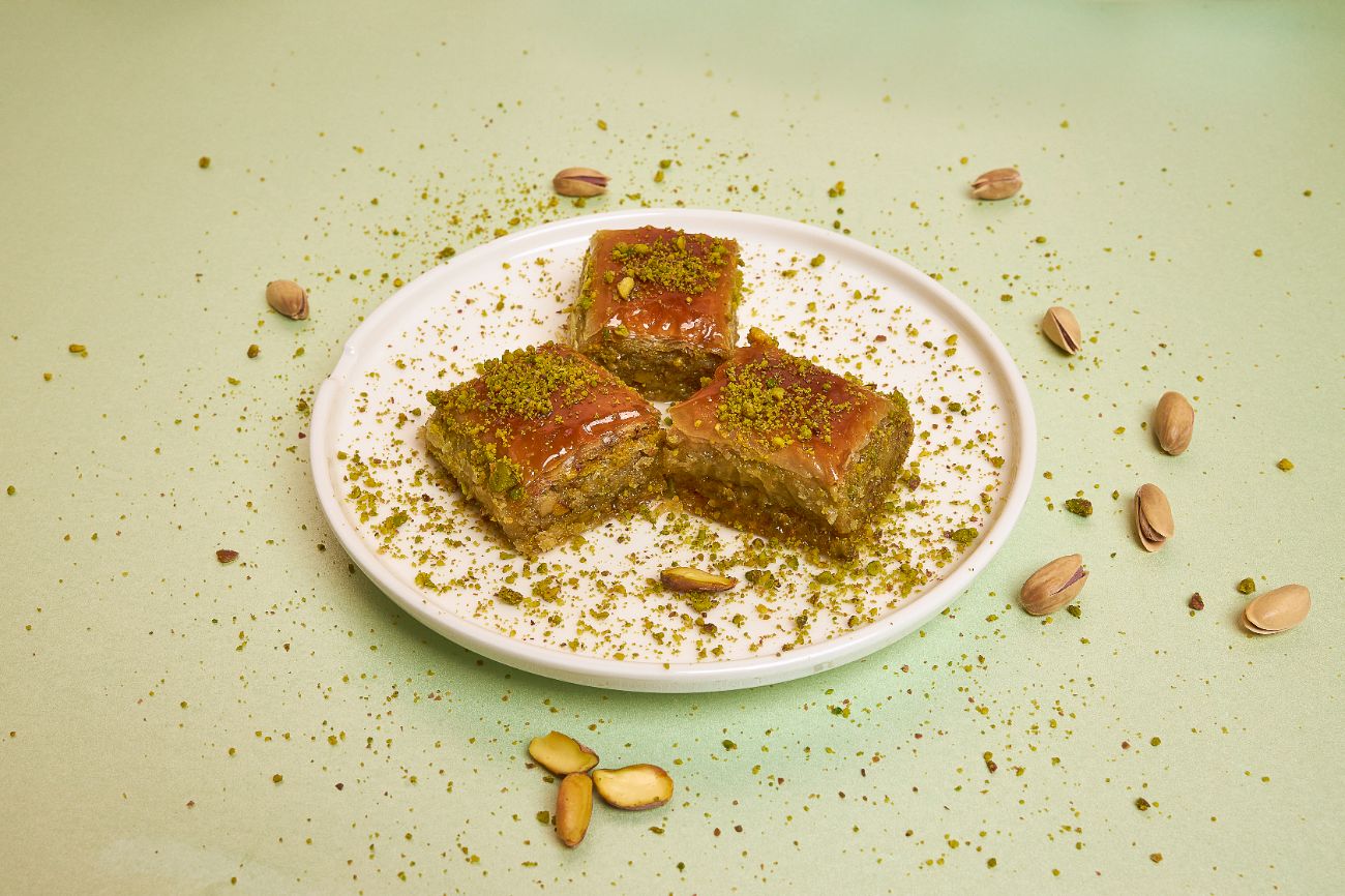 Fıstıklı Ankara Baklavası - Porsiyon 3 dilimdir.