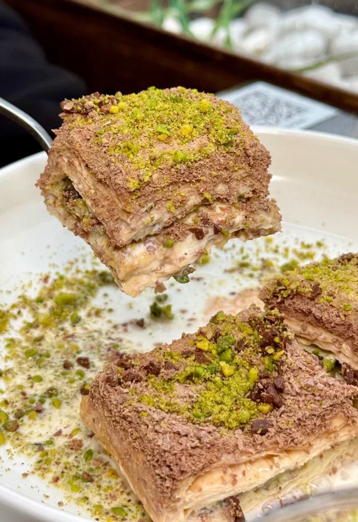 Fıstıklı Soğuk Baklava - Bol fıstıklı ve sütlü. Porsiyon 3 dilimdir.