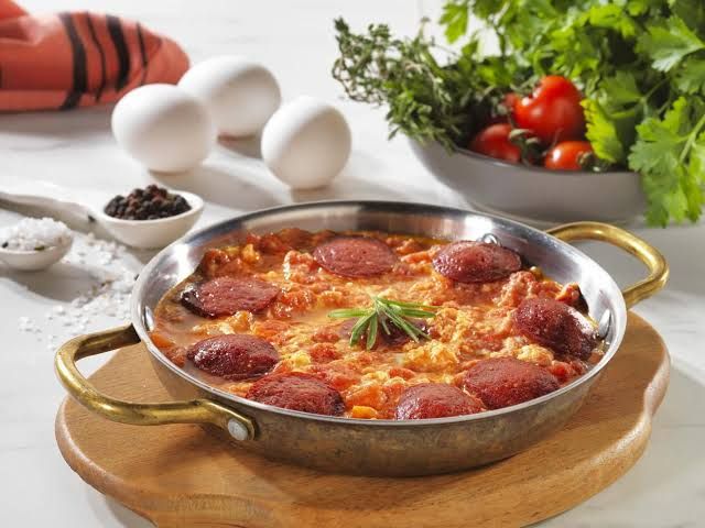 Sucuklu & Kaşarlı Menemen - 