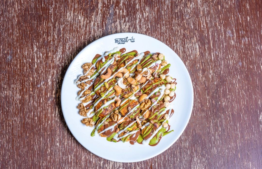 مني بان كيك مكسرات