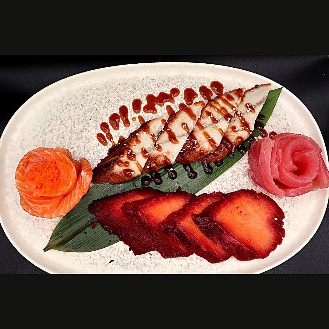 SASHİMİ SET 16 PCS - 4 PCS SALMON SASHİMİ,4 PCS GRAVLAX SALMON,4,PCS TUNA SASHİMİ,4 PCS YILAN BALIĞI