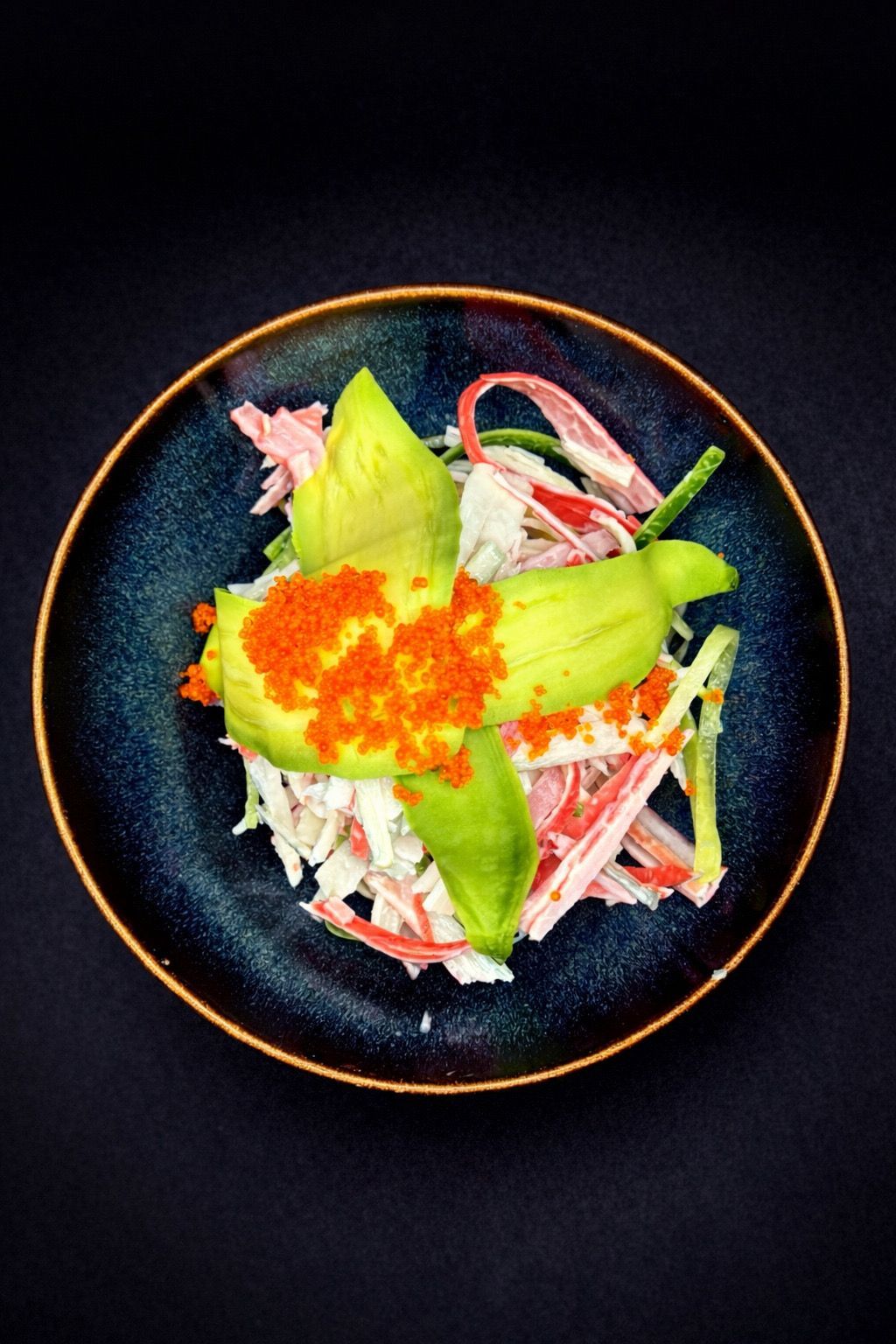 Crab Salad - salatalık, avokado, havuç, tobiko, yengeç etli salata