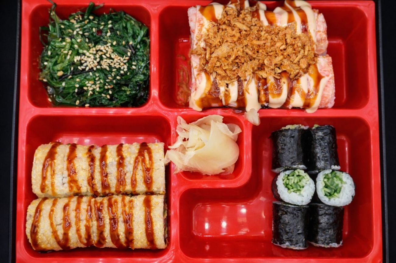 bento menü 5 - alaska roll,fuji roll, kappa maki,goma wakame