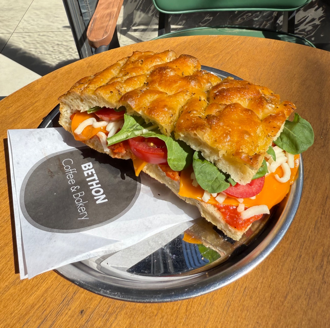 Mozzarella Foccacia Sandviç - Mozarella, roka, cheddar, domates, arabiata sos