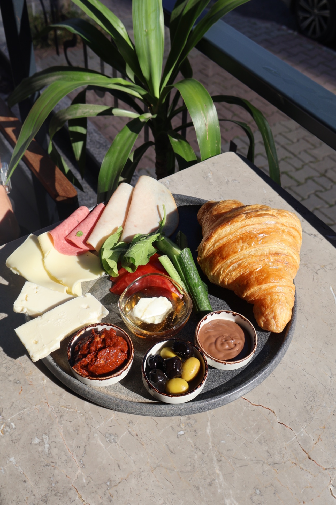 Kruvasan Kahvaltı Tabağı - 