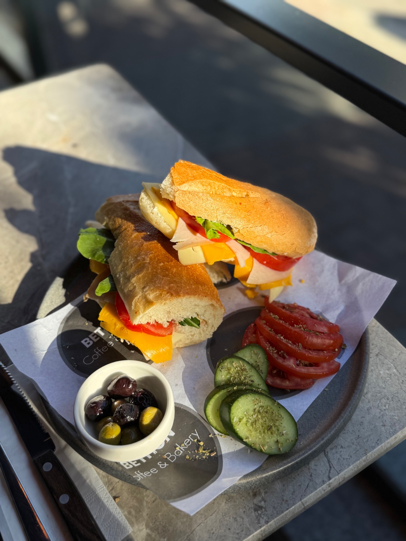 Füme-Cheddar Sandviç - Hindi Füme, Cheddar Peyniri, Krem Peynir, Roka