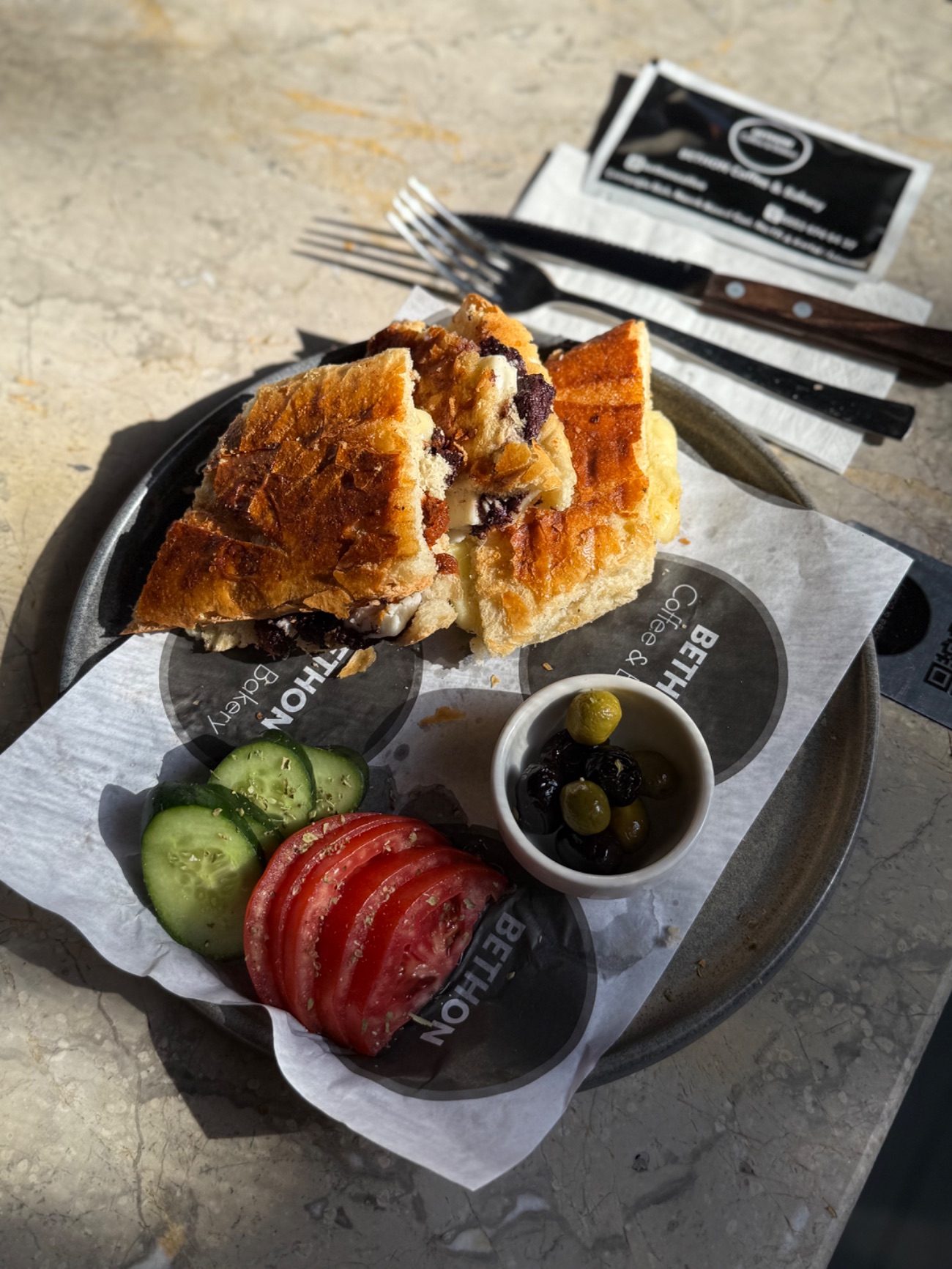 Egeli Tost - Beyaz peynir, Zeytin Ezmesi, Acuka