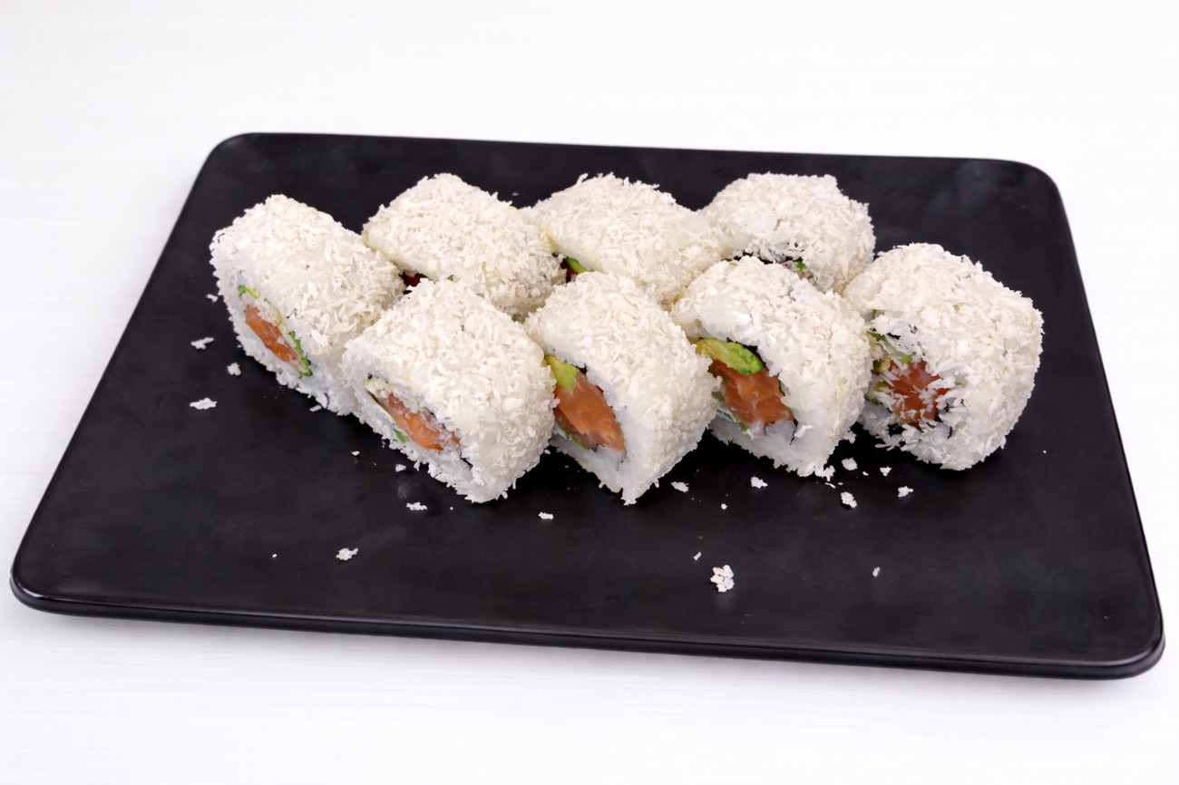 Crunchy somon roll (8 parça) - İçi:,salatalık,avokado,krem peynir,somon.  Dışı:panko.