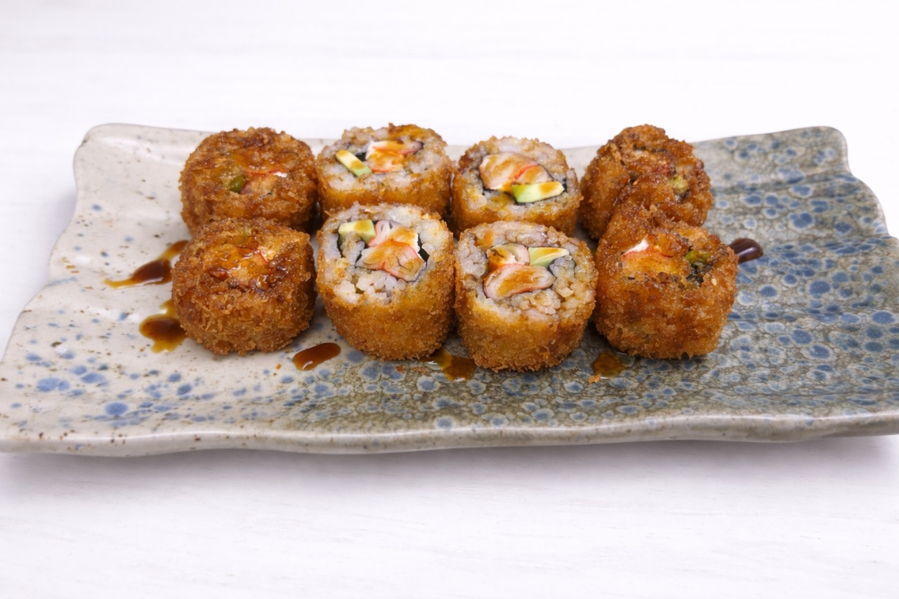 Creamy kani roll (8 parça) - İçi:yengeç,labne,avokado Dışı:teriyaki sos.