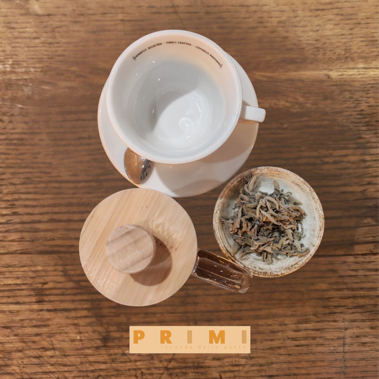 Adaçayı - Özenle demlenmiş sıcak adaçayı.