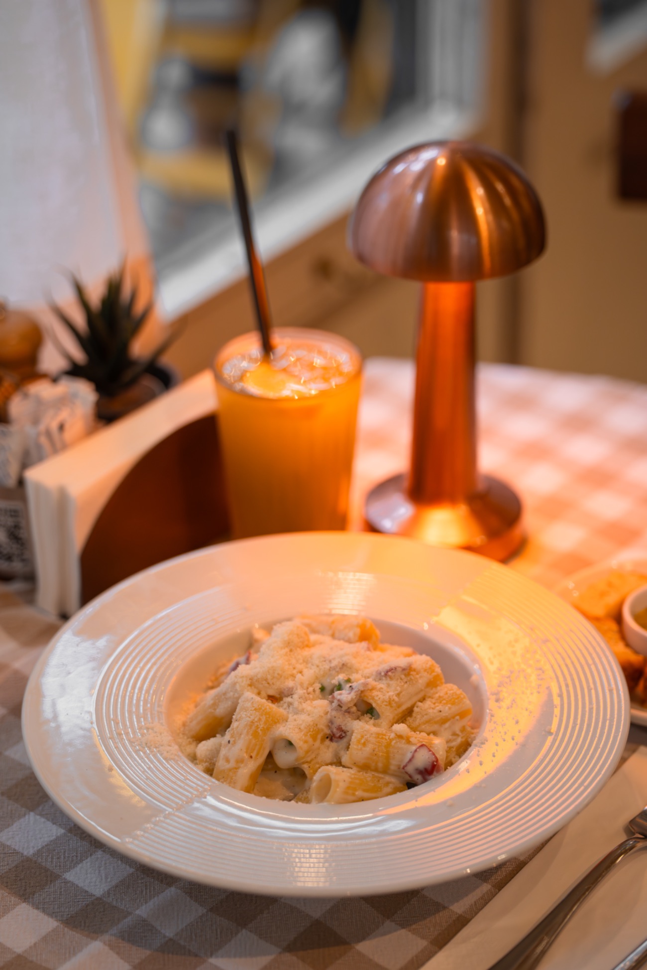 Rıgatoni al Panna Prosciutto e Pısellı - Kremalı dana bacon ve bezelyeli rigatoni