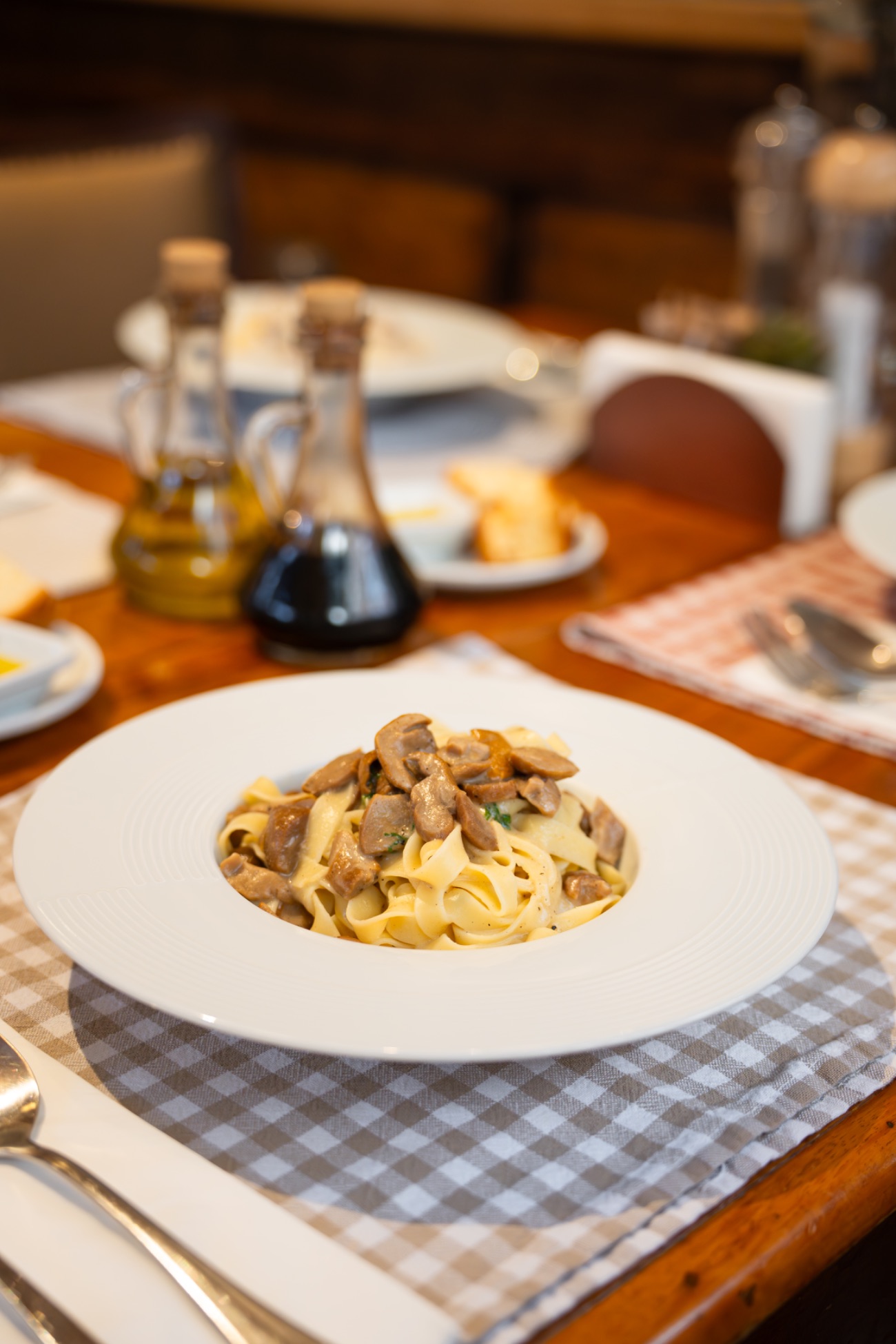 Fettuccine con Funghi Porcini - Porçini mantarlı ve parmesanlı fettuccine