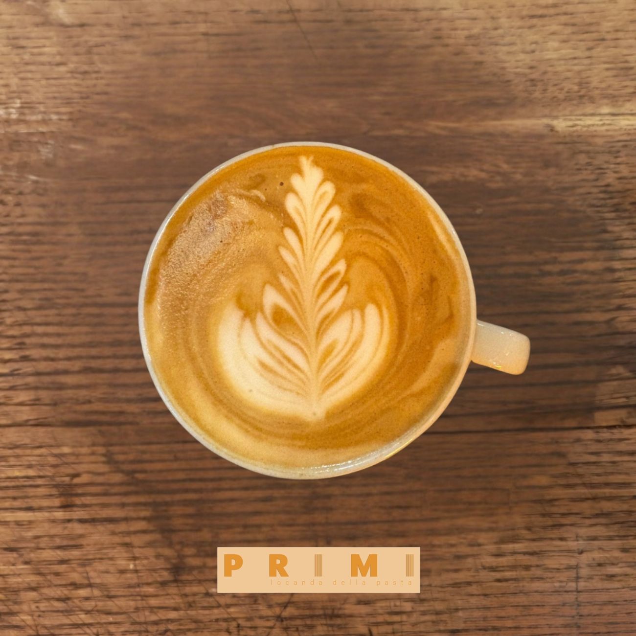 Latte - Espresso ve kremamsı sıcak süt karışımı.