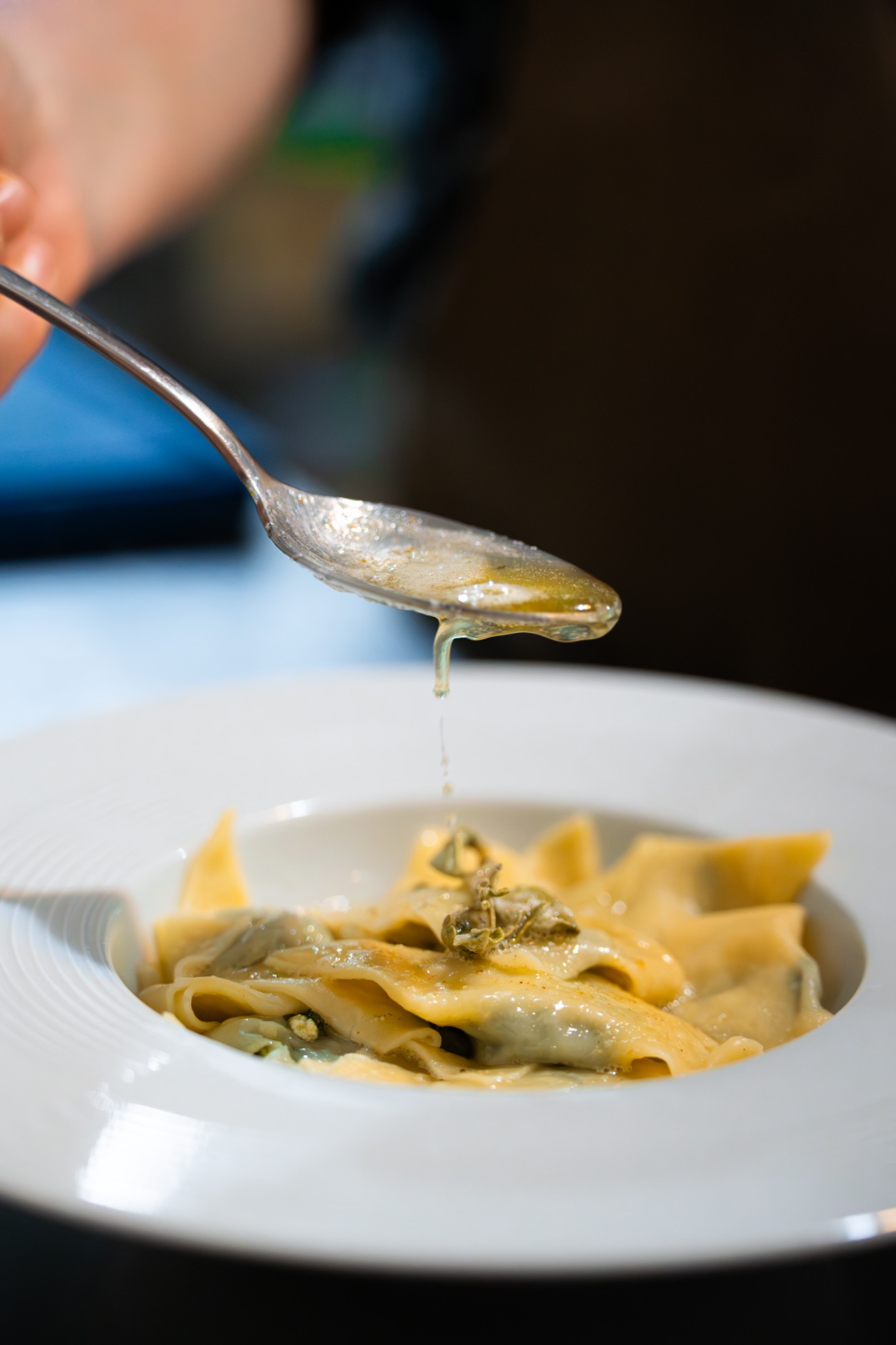 Casoncelli Ricotta e Spinaci - Tereyağ ve adaçayı sosunda, ricotta peyniri ve ıspanak dolgulu ravioli