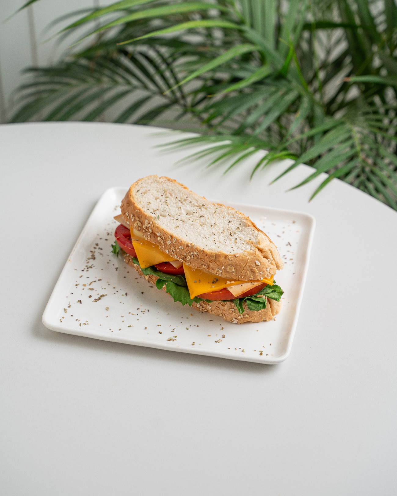 ساندويش الحبش مع الجبن والخضار