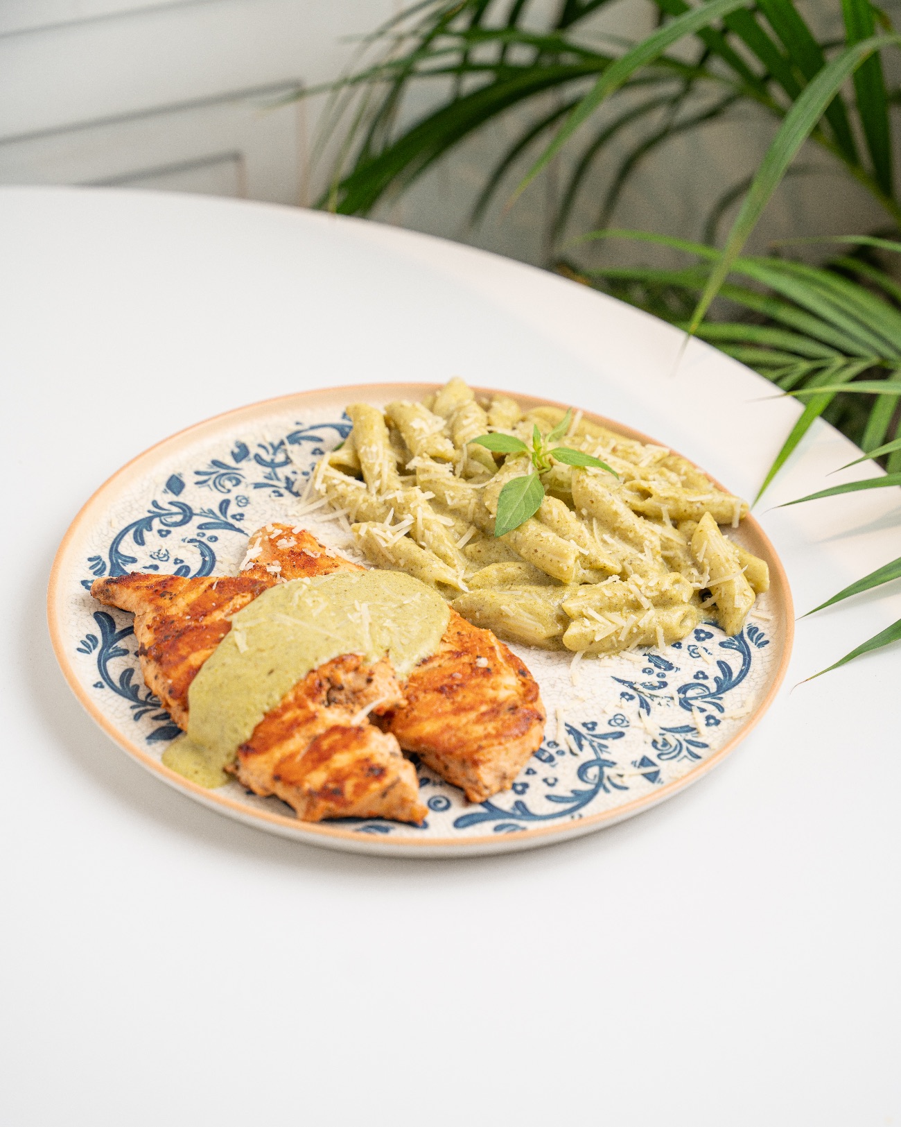 الدجاج والبيني بالبيستو