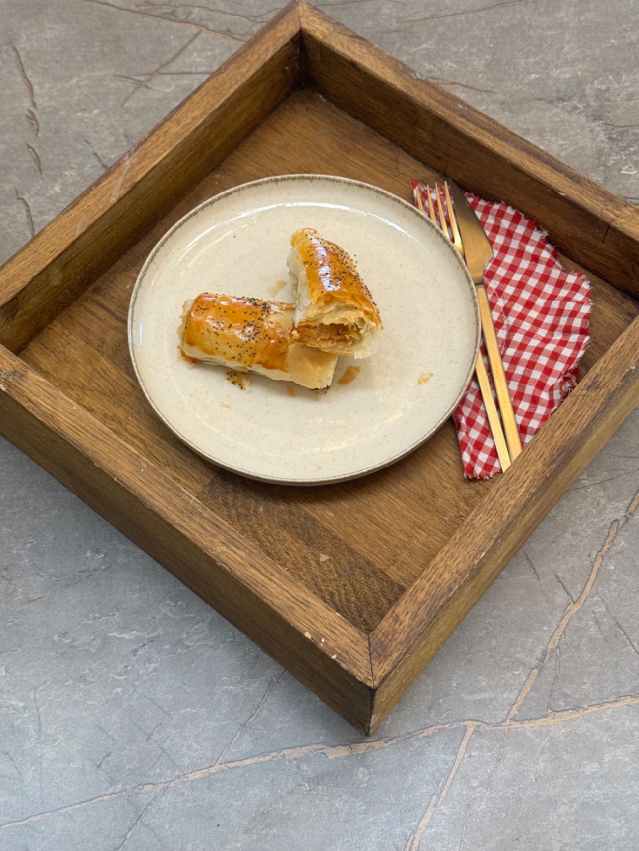 Patatesli Börek - Patatesli iç malzeme içerir