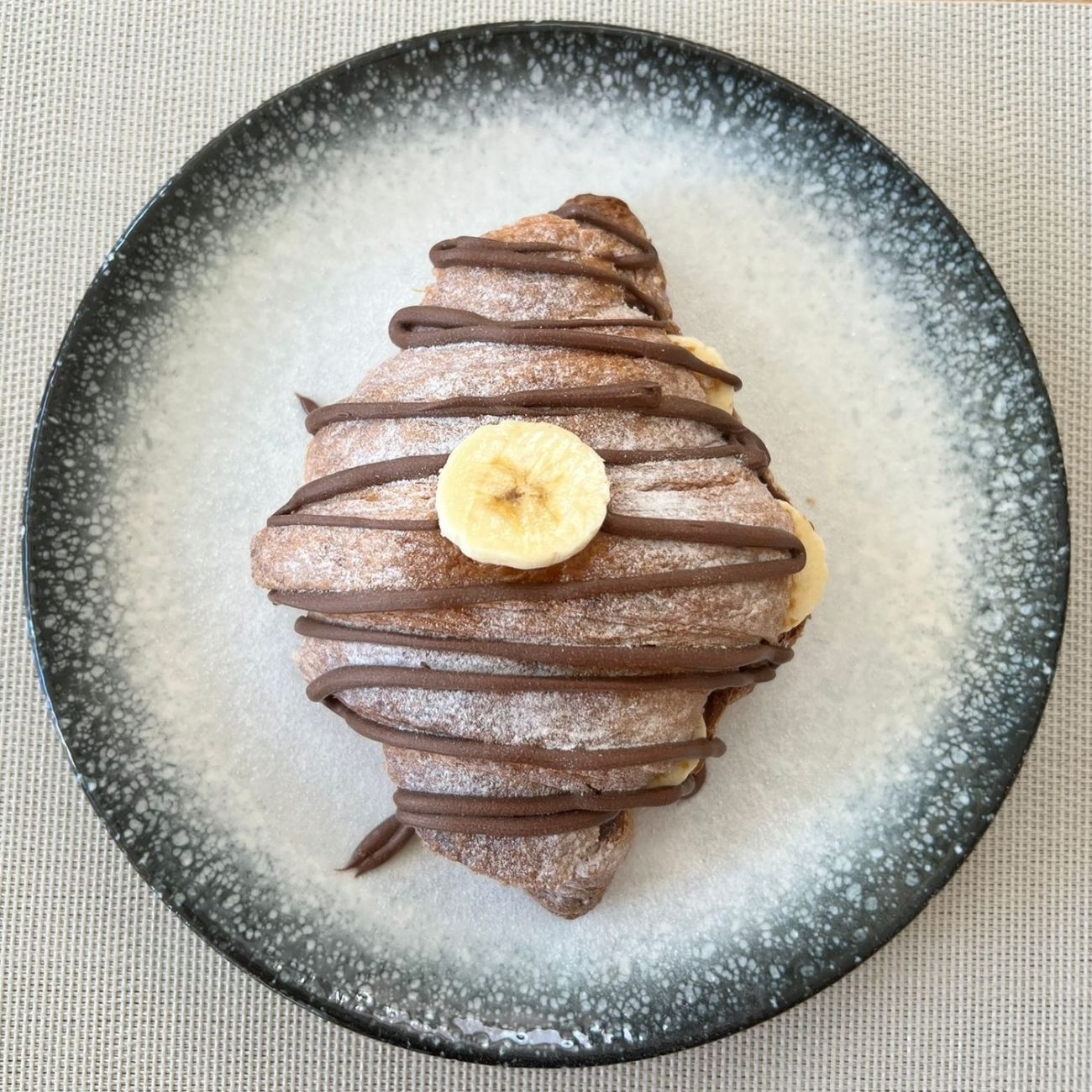 Çikolatalı Kruvasan - Nutella, Muz, Çilek
