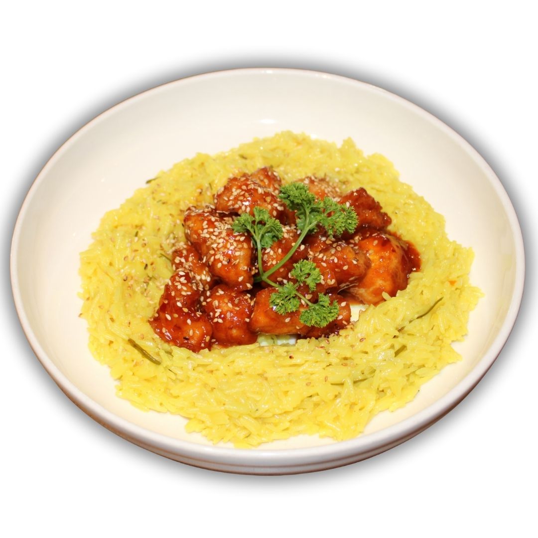 Asya Usulü Tavuk - 220 gr tavuk bonfile, basmati pilav, sweet chili ve acı sos ile.