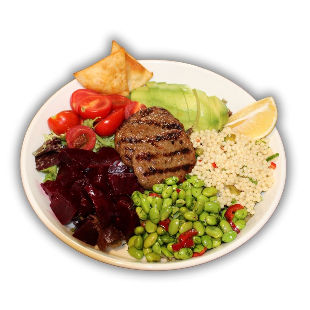 Izgara Köfte Bowl - avokado, kuskus, cherry domates, edam fasulye, pancar tursusu, kıtır ekmek.