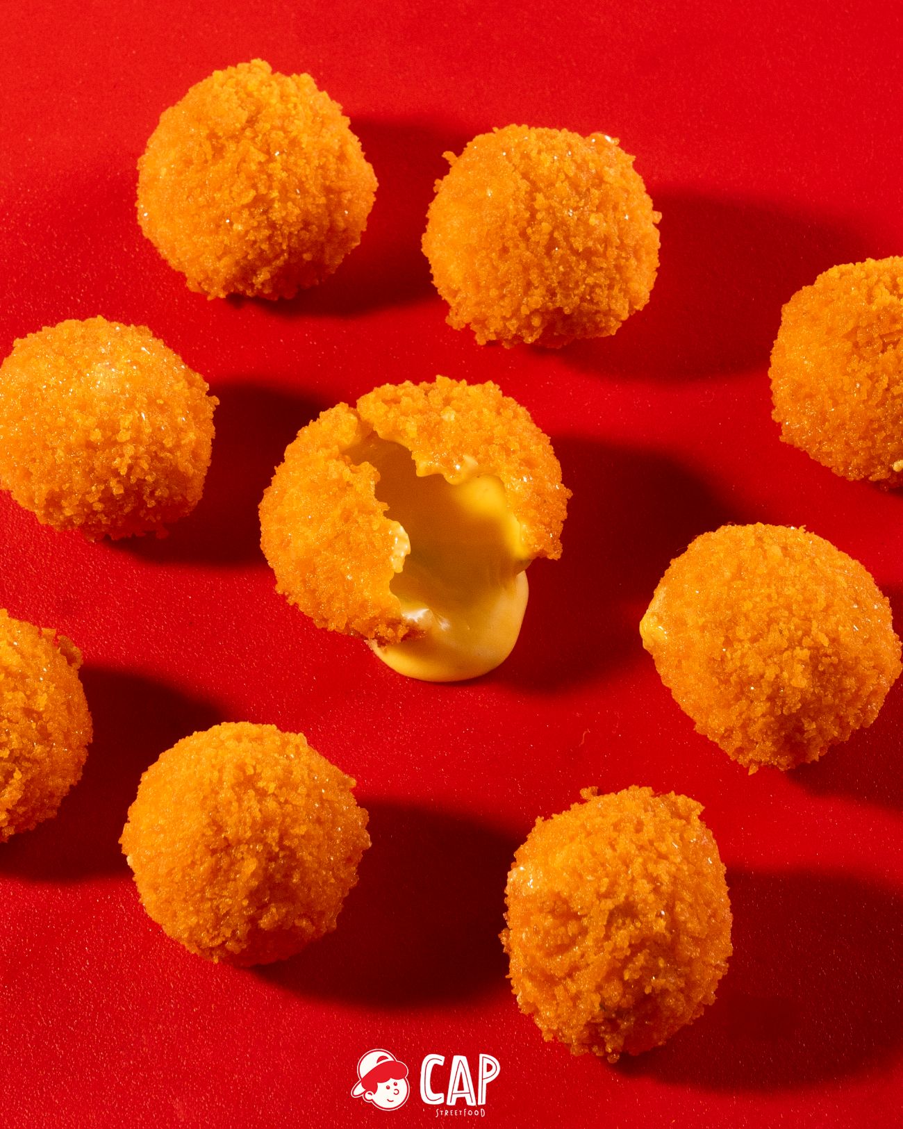 جيز بومب - 5 كرات مقلية من نوعين من الجبن مع الفلفل الحار